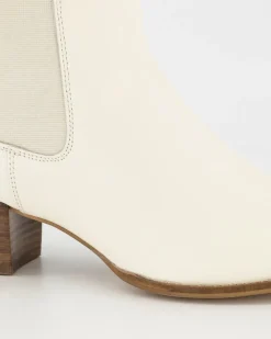 Women Old Khaki Boots><noscript><img width=
